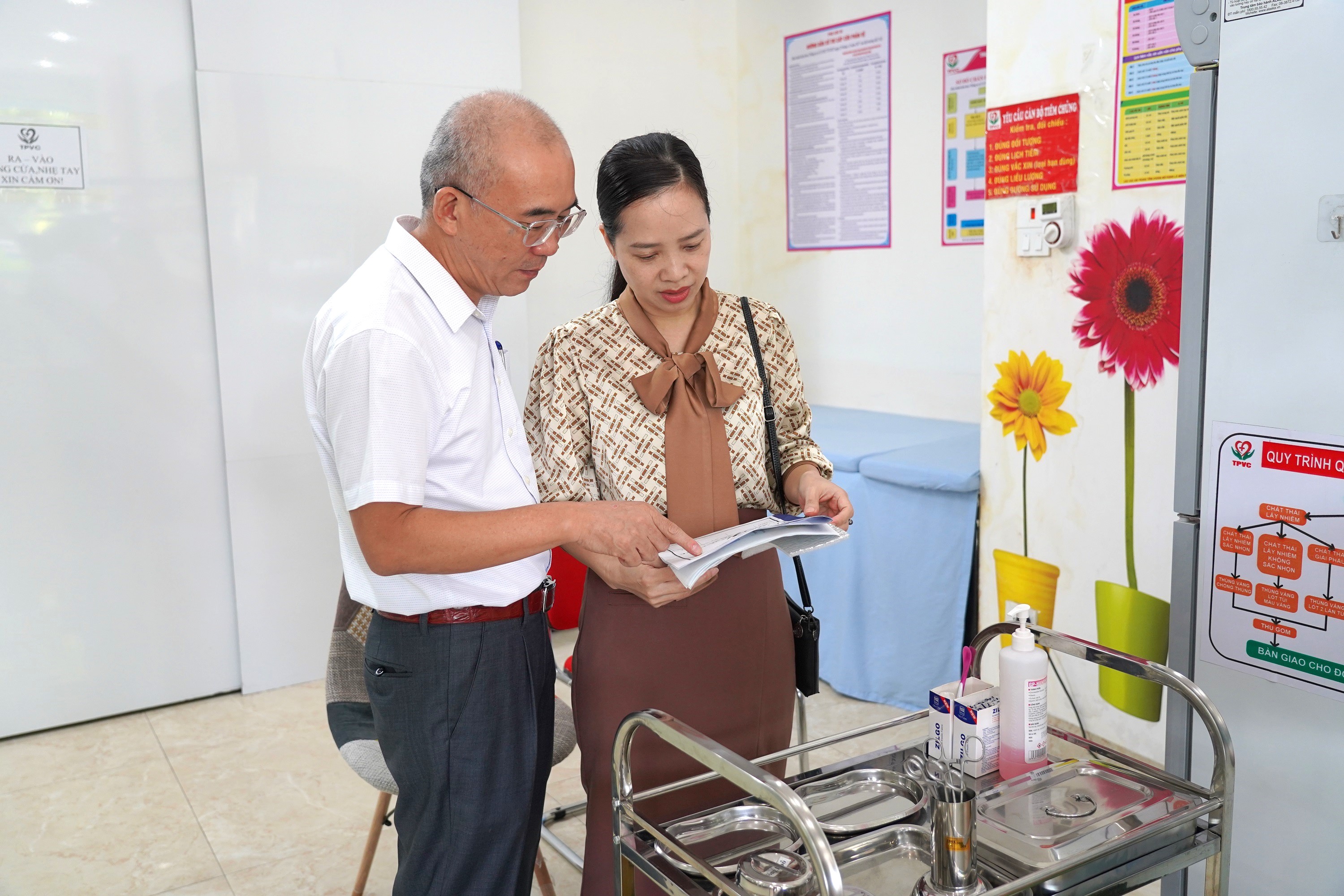 Kiểm tra cơ sở Tiêm chủng vắc-xin dịch vụ trên địa bàn tỉnh Quảng Ninh năm 2023